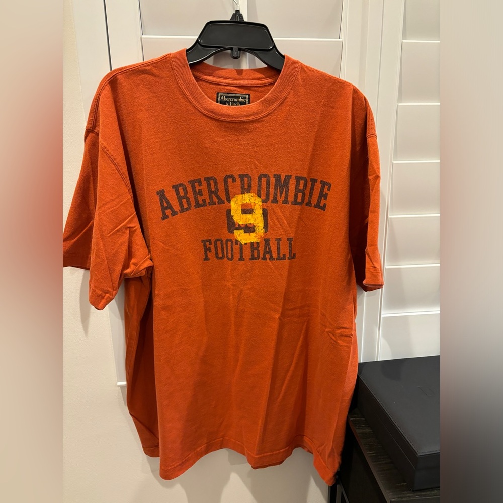 Vintage Men’s Abercrombie and Fitch A&F Football Graphic Tee T-shirt Size XL